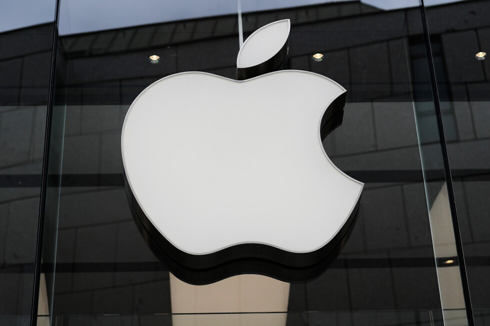 Trump presses Apple to rename Lake Ontario as ‘Lake America’ amid Canada trade war
